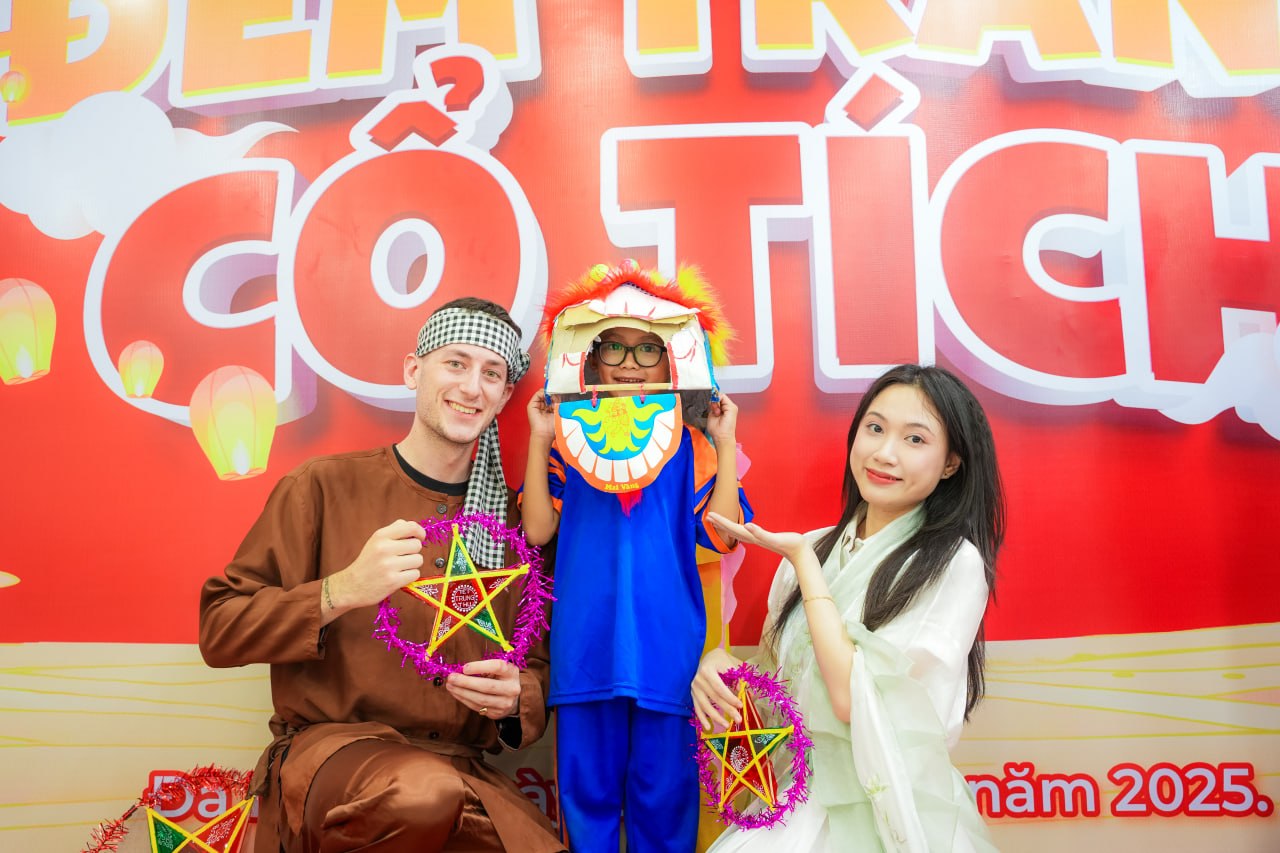 Check-in Sống Ảo Trong Không Gian "Ánh Sao" Lung Linh